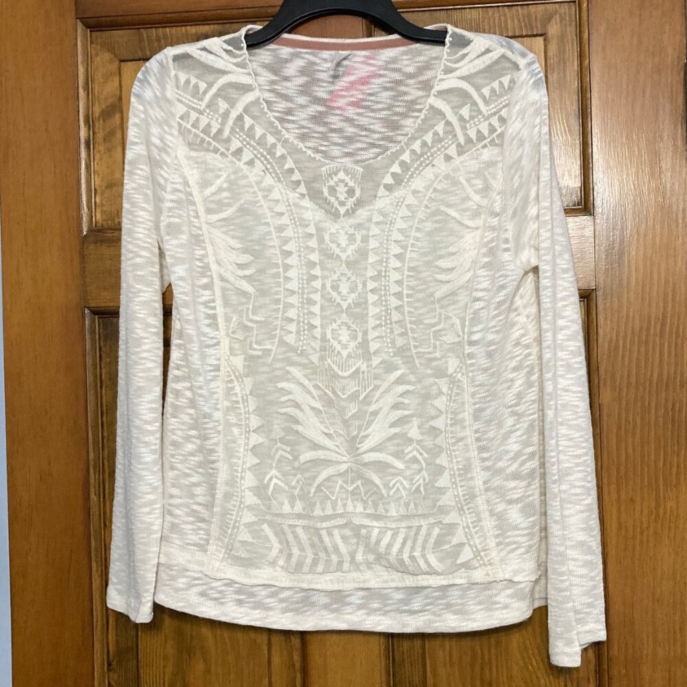 NWT * Xhilaration Lace Overlay Top